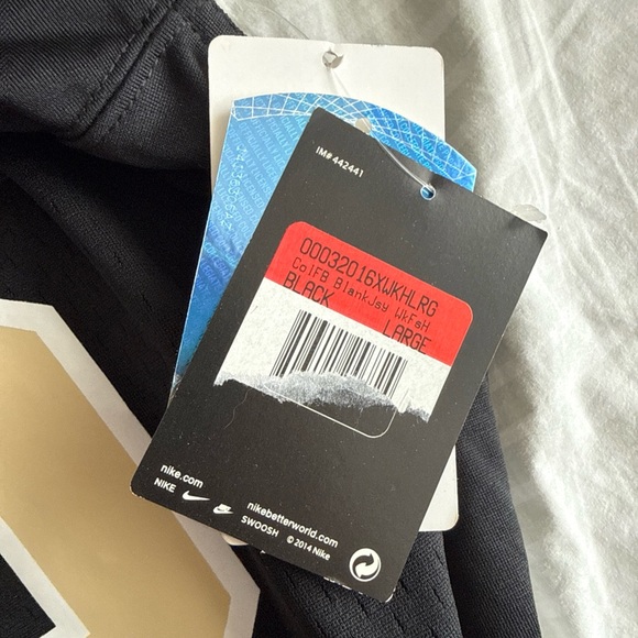 Nike Black and Gold Men's Jersey - Picture 5 of 7